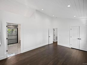 10 Shinnecock Lane, Hampton Bays NY 11946