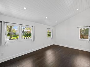 10 Shinnecock Lane, Hampton Bays NY 11946