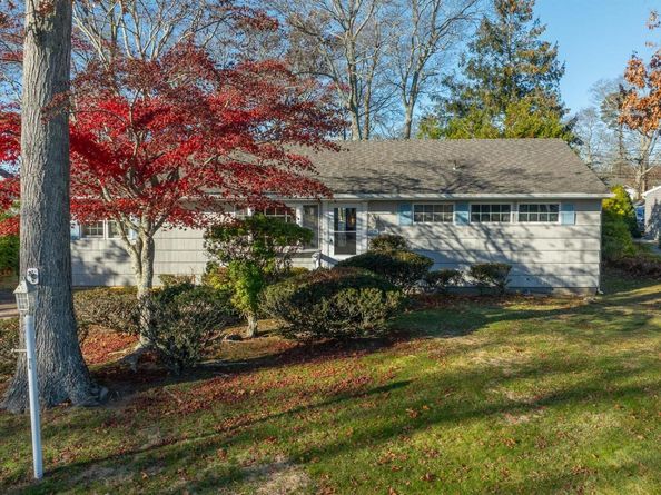 14 Whiting Road, East Quogue NY 11942