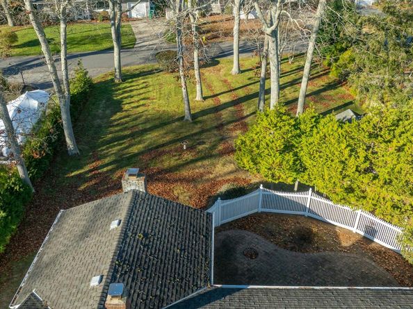 14 Whiting Road, East Quogue NY 11942