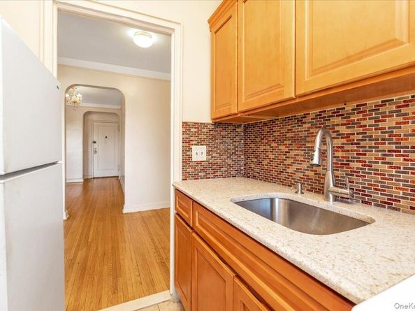 84-49 168th Street 4S, Jamaica Hills NY 11432