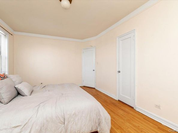 84-49 168th Street 4S, Jamaica Hills NY 11432