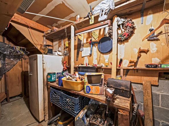 85 Hawthorne Street, Selden NY 11784