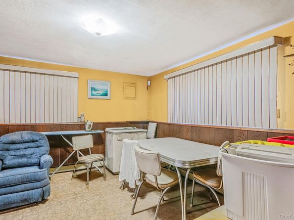 85 Hawthorne Street, Selden NY 11784