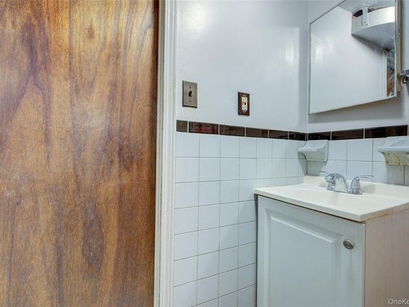 89-57 218 Street, Queens Village NY 11428