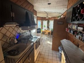 Undisclosed Address #931312, West Babylon NY 11704