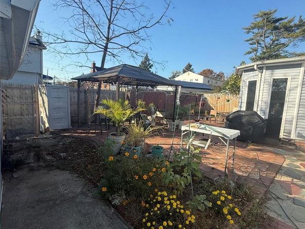 Undisclosed Address #931312, West Babylon NY 11704