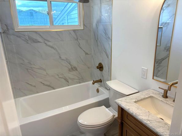 209 Loop Drive, Sayville NY 11782