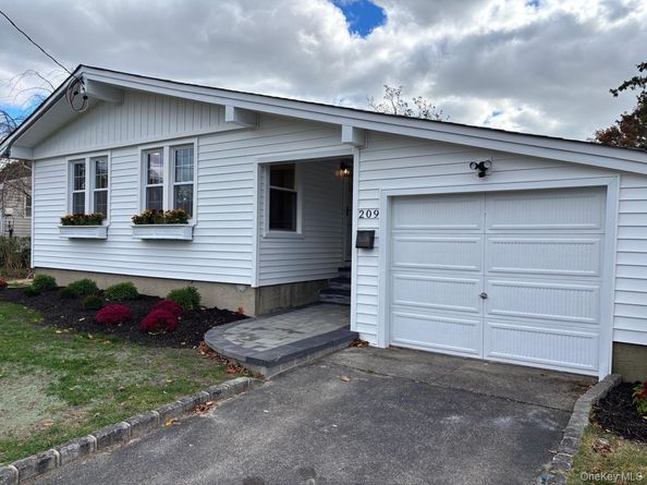 209 Loop Drive, Sayville NY 11782