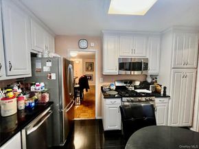 70-20 108th Street 2K, Forest Hills NY 11375