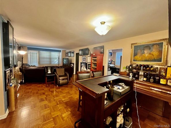 70-20 108th Street 2K, Forest Hills NY 11375