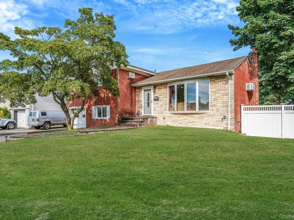 86 Silber Avenue, Bethpage NY 11714