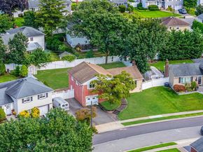 86 Silber Avenue, Bethpage NY 11714