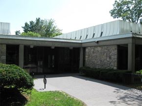 60 Foxwood Drive 2, Pleasantville NY 10570