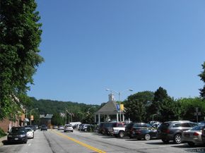 60 Foxwood Drive 2, Pleasantville NY 10570