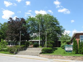 60 Foxwood Drive 2, Pleasantville NY 10570