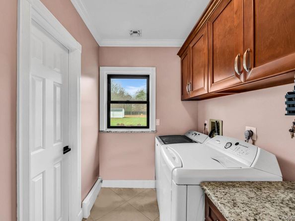 124 Spence Avenue, Holtsville NY 11742