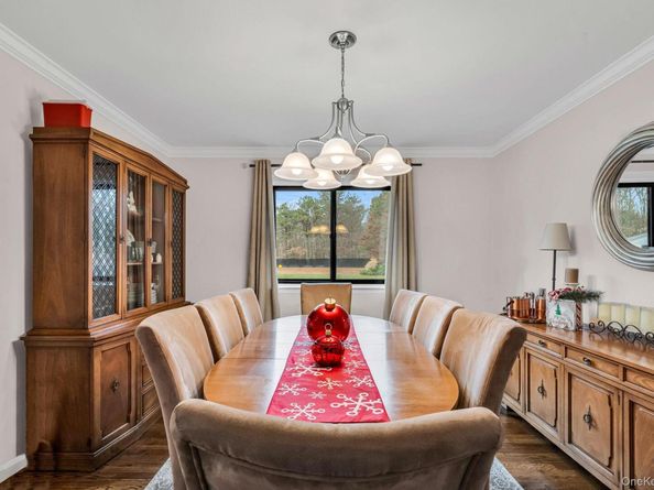 124 Spence Avenue, Holtsville NY 11742