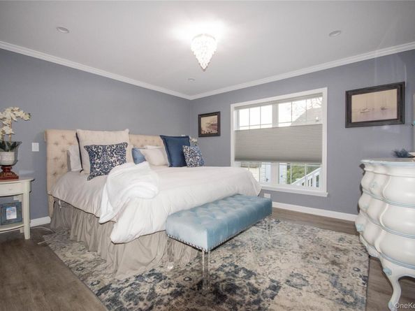 1661 # 519 Old Country rd 519, Riverhead NY 11901