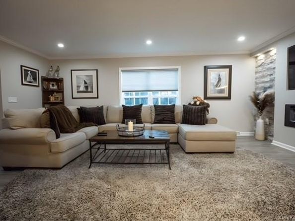 1661 # 519 Old Country rd 519, Riverhead NY 11901