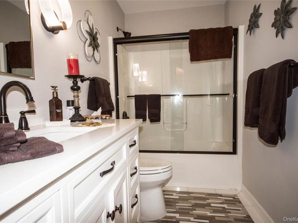 1661 # 519 Old Country rd 519, Riverhead NY 11901