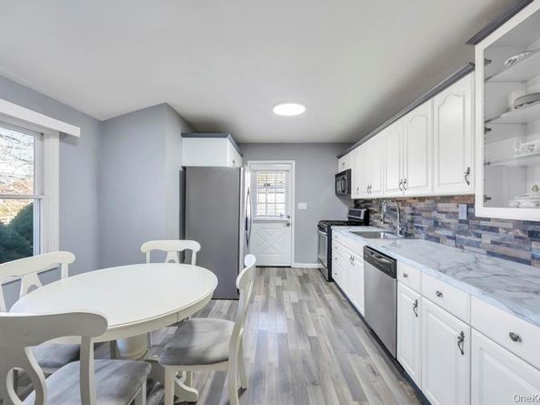 10 Westwind Drive, Bohemia NY 11716