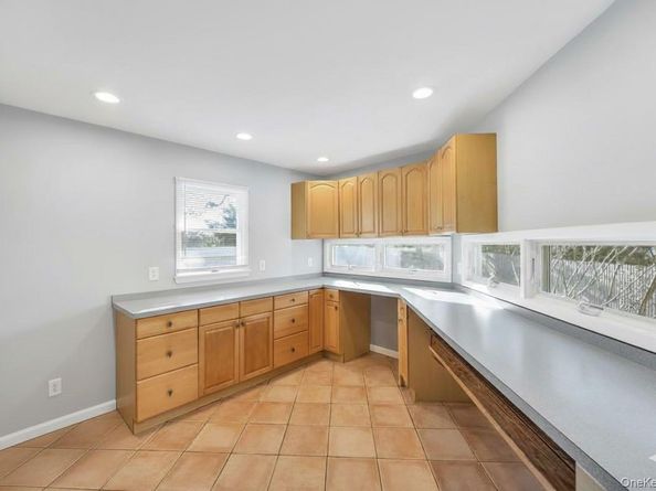 10 Westwind Drive, Bohemia NY 11716