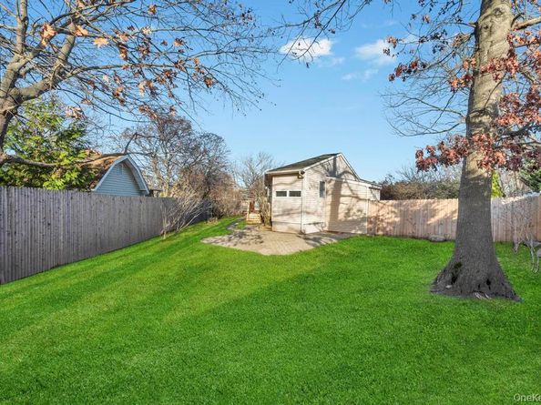 10 Westwind Drive, Bohemia NY 11716