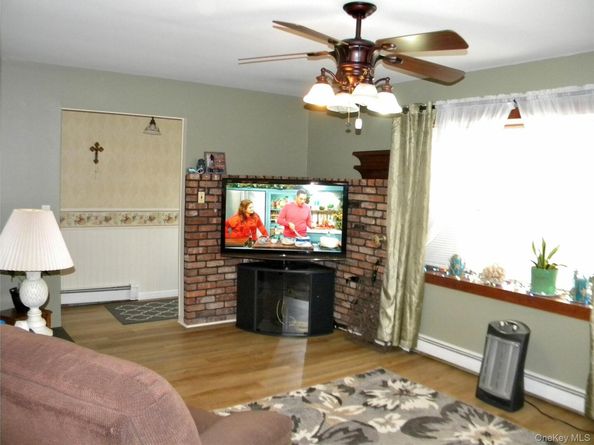 79 S Evergreen Drive, Selden NY 11784