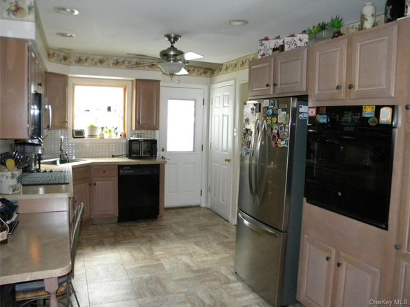 79 S Evergreen Drive, Selden NY 11784