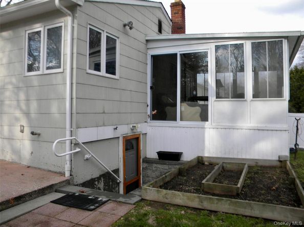 79 S Evergreen Drive, Selden NY 11784