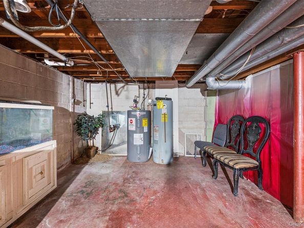 3 Poplar Road, Amityville NY 11701