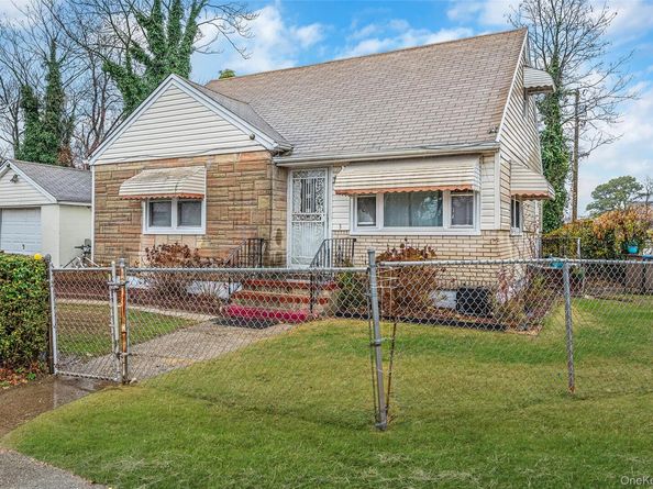 3 Poplar Road, Amityville NY 11701