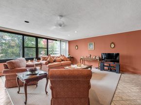 10-01 162 St 4A, Beechhurst NY 11357