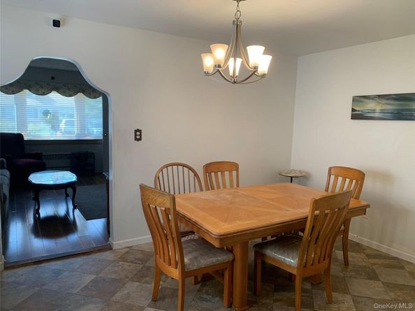 207 Eastwood Avenue, Deer Park NY 11729