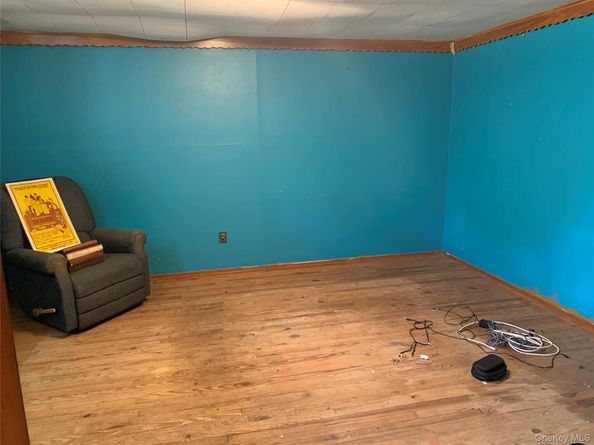 207 Eastwood Avenue, Deer Park NY 11729