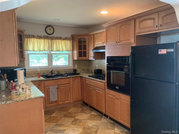 207 Eastwood Avenue, Deer Park NY 11729