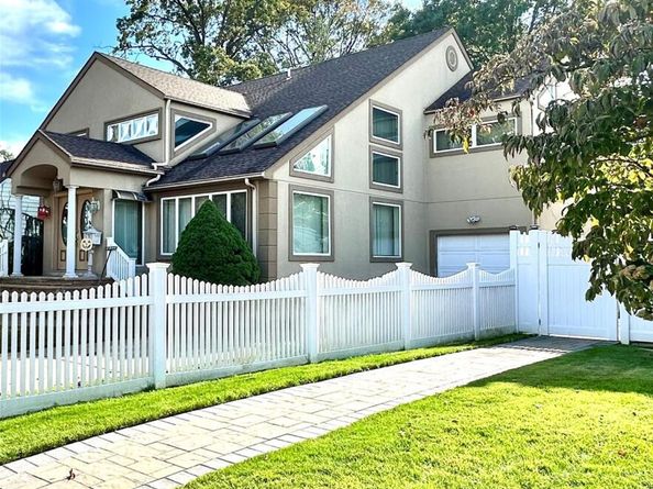 1027 Windermere Road, Franklin Square NY 11010