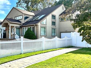 1027 Windermere Road