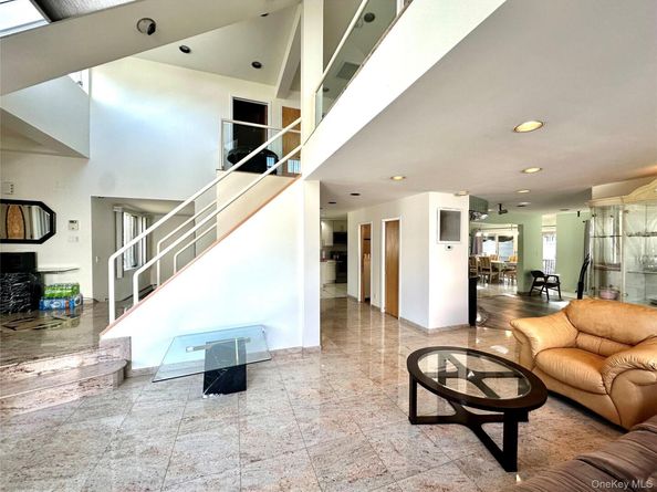 1027 Windermere Road, Franklin Square NY 11010