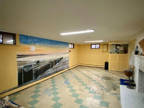 65 Oak Avenue, Huntington Station NY 11746