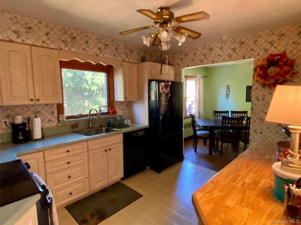 65 Oak Avenue, Huntington Station NY 11746