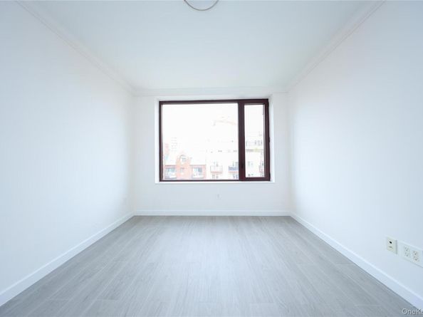 13227 41st Road 5E, Flushing NY 11355