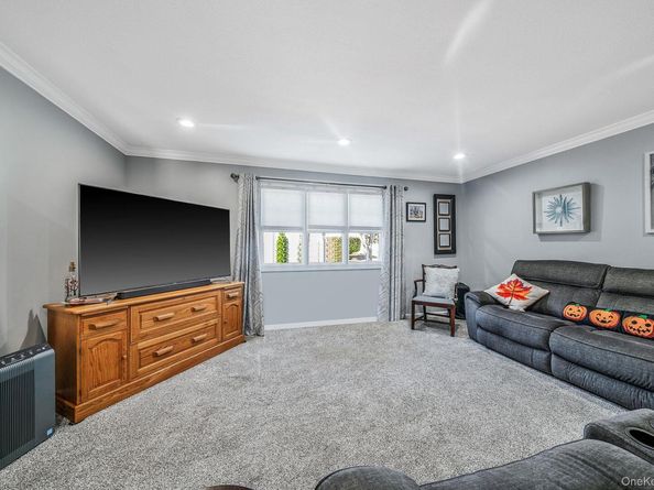 10 Munson Street, Medford NY 11763