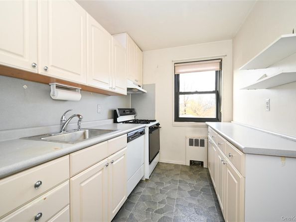 245-12 62 Avenue G/3 Lower, Douglaston NY 11362