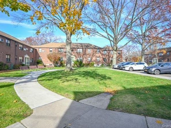 245-12 62 Avenue G/3 Lower, Douglaston NY 11362