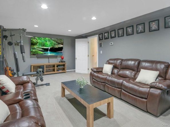 112 Woods Brooke Circle, Ossining NY 10562