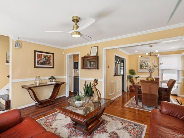 103 Gilroy Avenue, Uniondale NY 11553