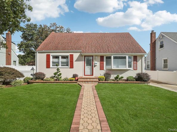103 Gilroy Avenue, Uniondale NY 11553