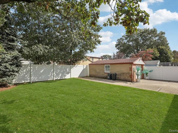 103 Gilroy Avenue, Uniondale NY 11553